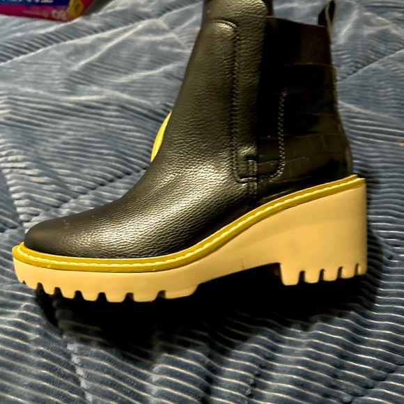 Boots - Picture 1 of 3